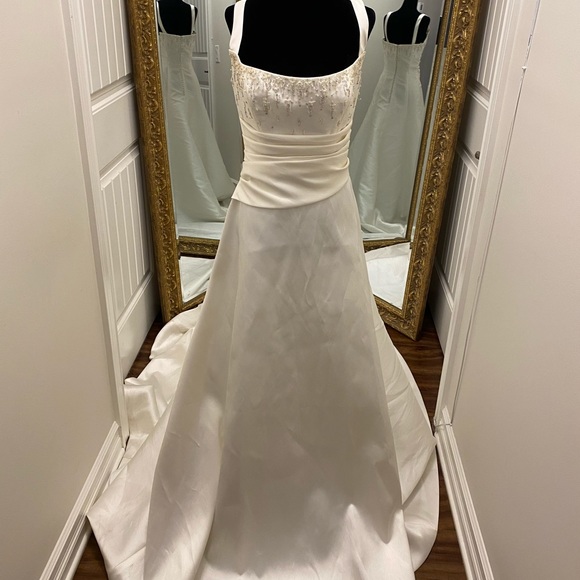 ST. PATRICK Wedding dress - Picture 1 of 7